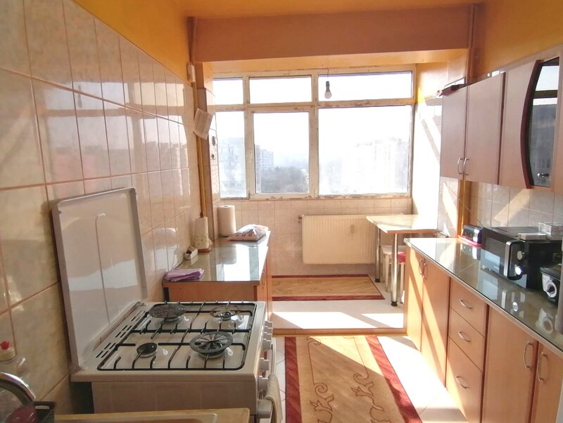 Lucretiu Patrascanu apartament 2 camere semidecomandat, balcon 9mp